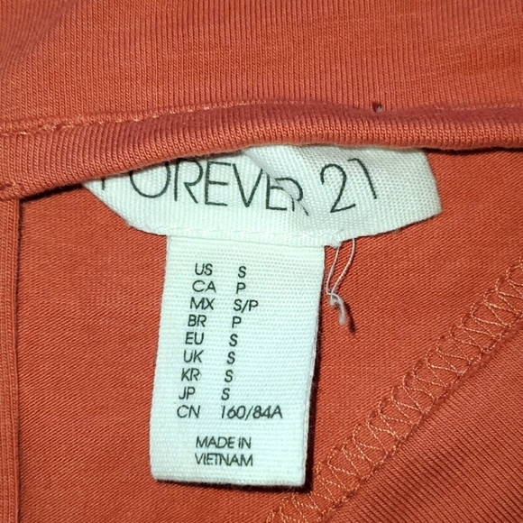 Forever 21 Crop Zip Up Back Top - Picture 6 of 6